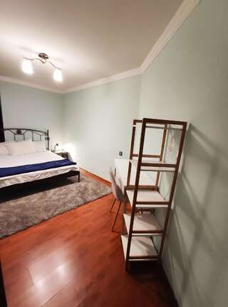 Гостевой дом Rustaveli-OGE hostel Тбилиси Люкс с 2 спальнями-9